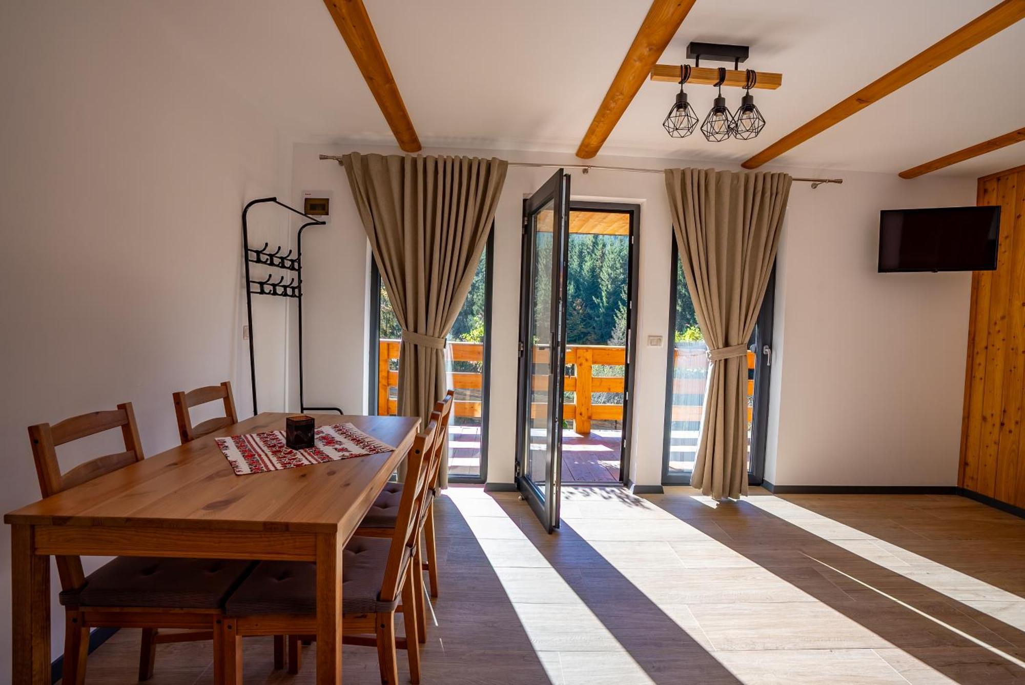 Bed and breakfast Casa Izvorul Negru Moisei Extérieur photo