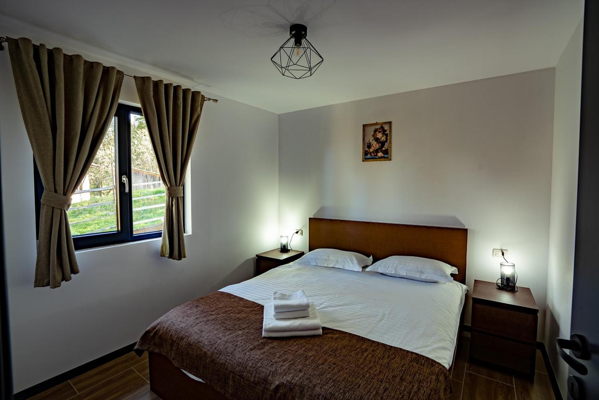 Bed and breakfast Casa Izvorul Negru Moisei Extérieur photo