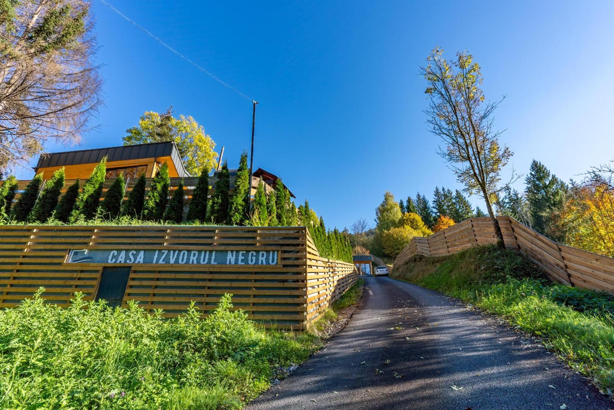 Bed and breakfast Casa Izvorul Negru Moisei Extérieur photo